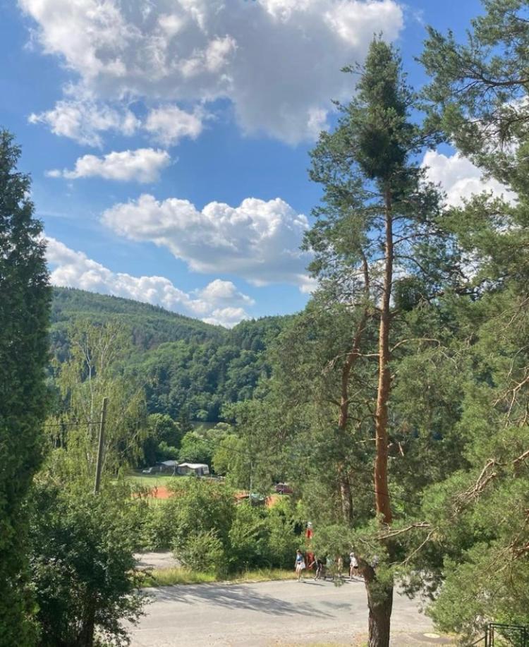 Penzion Cholin Novy Knin Екстериор снимка